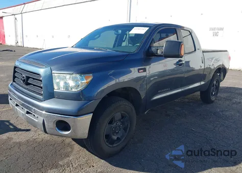 2008 Toyota Tundra Sr5 5.7L V8 z USA, uszkodzony, nr VIN 5TFBV54148X053863